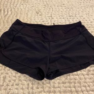 Lined lulu short size 8